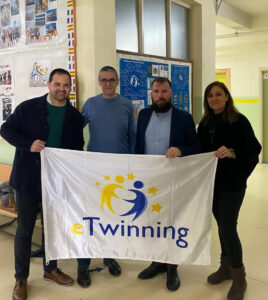Docentes y representantes en el IES Villa de Albarán