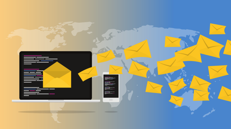 Ordenador con emails